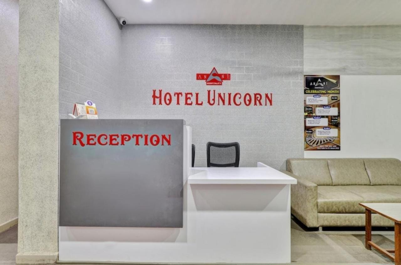 Hotel Unicorn, Surat Esterno foto